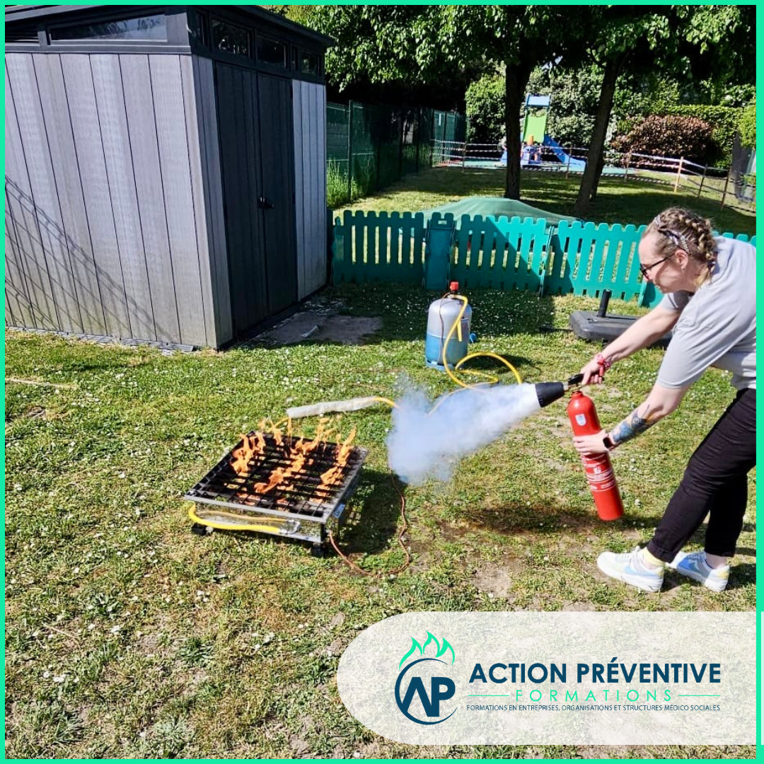 Une formation Incendie Extincteur dans une crèche.