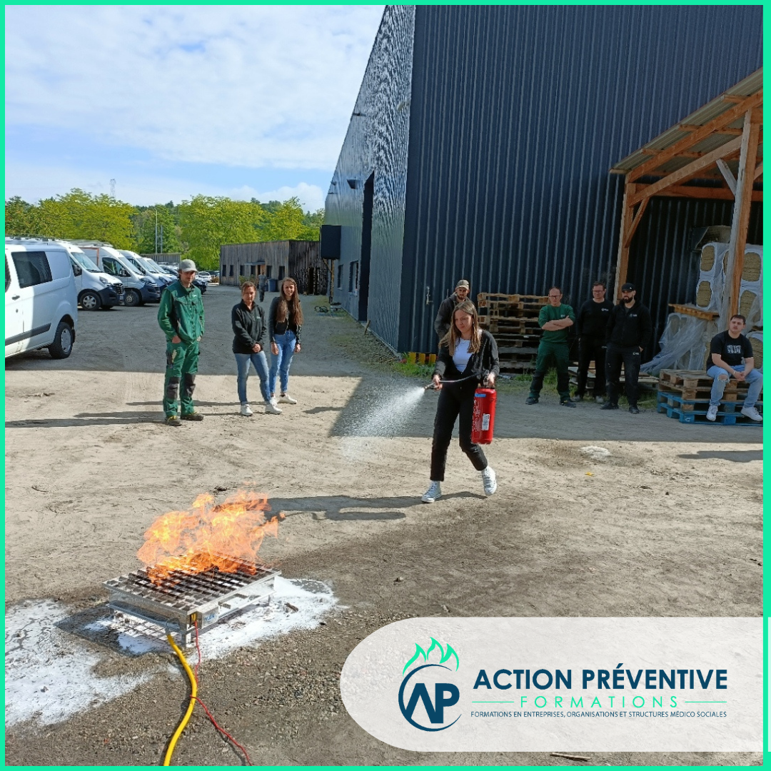 Formation Équipier de Première Intervention à La Réunion pour intervenir sur un départ de feu