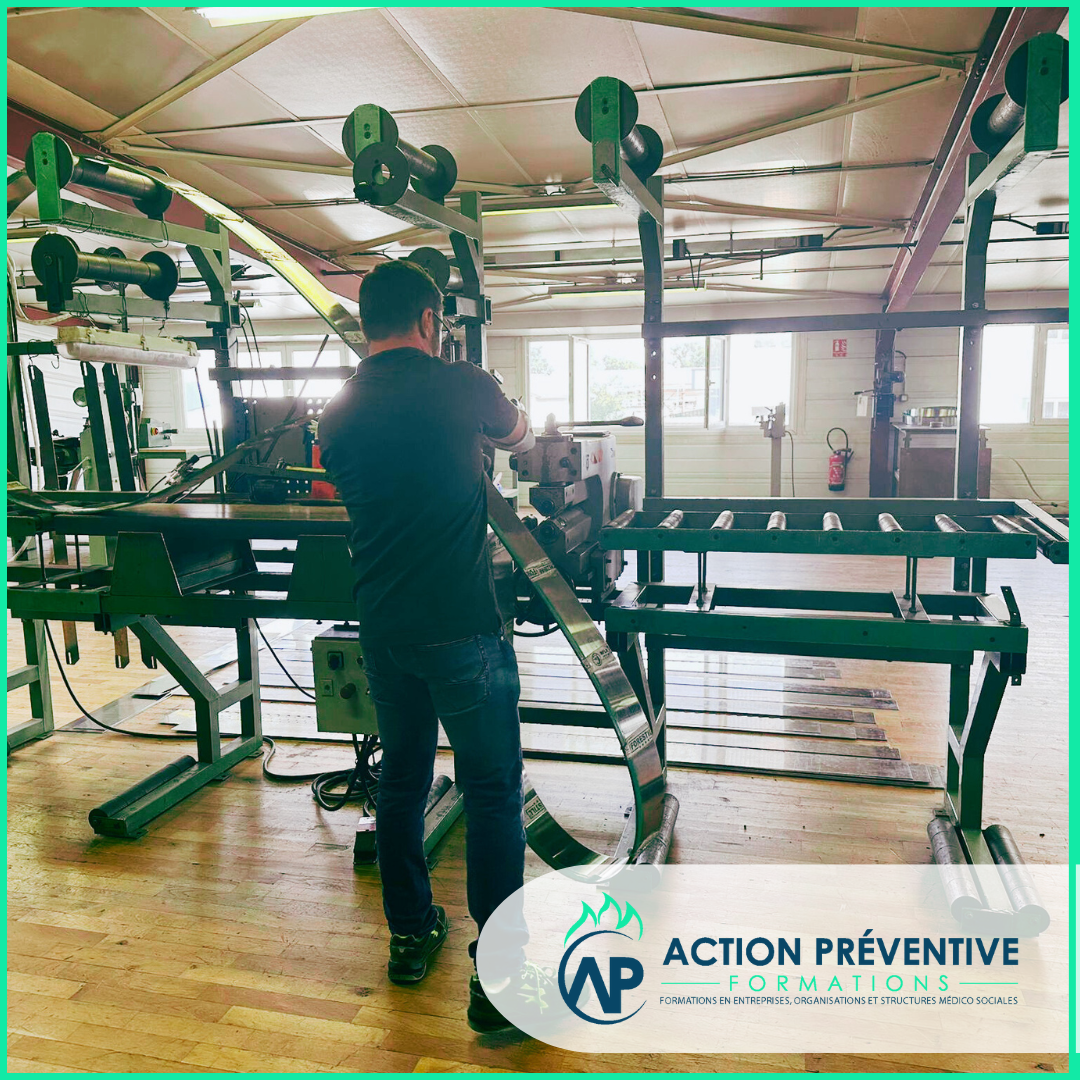 Formation gestes et postures en entreprise à La Réunion pour prévenir les troubles musculo-squelettiques